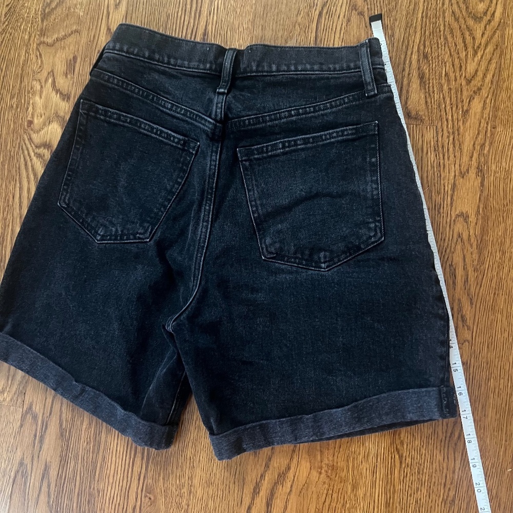 Abercrombie & Fitch:   The Pleated Short Ultra High Rise Black Jean Short - Picture 5 of 7